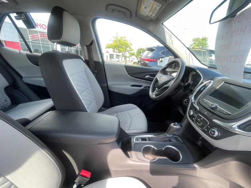 Chevrolet Equinox Vehicle Image 05