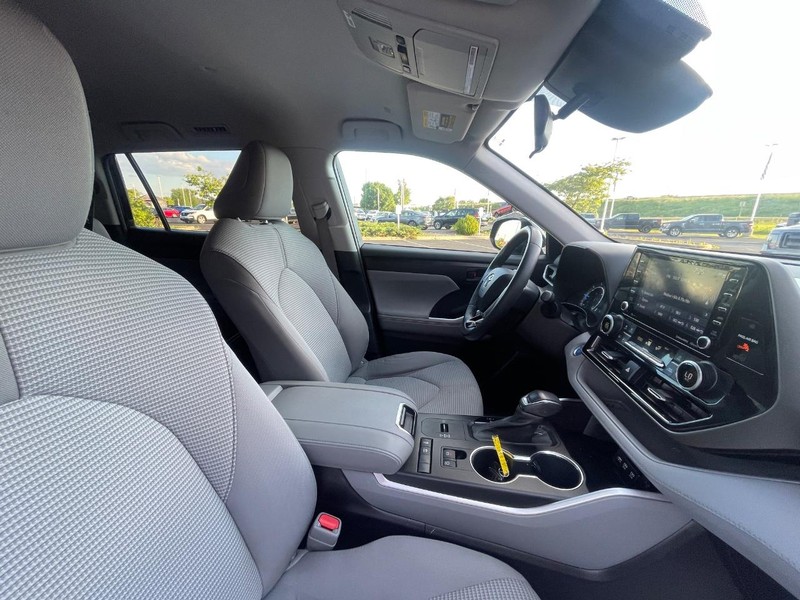 Toyota Highlander Hybrid Vehicle Image 06