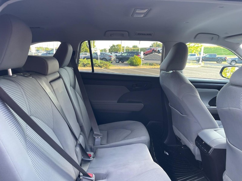 Toyota Highlander Hybrid Vehicle Image 08