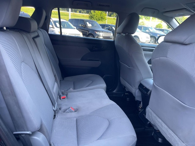Toyota Highlander Vehicle Image 12