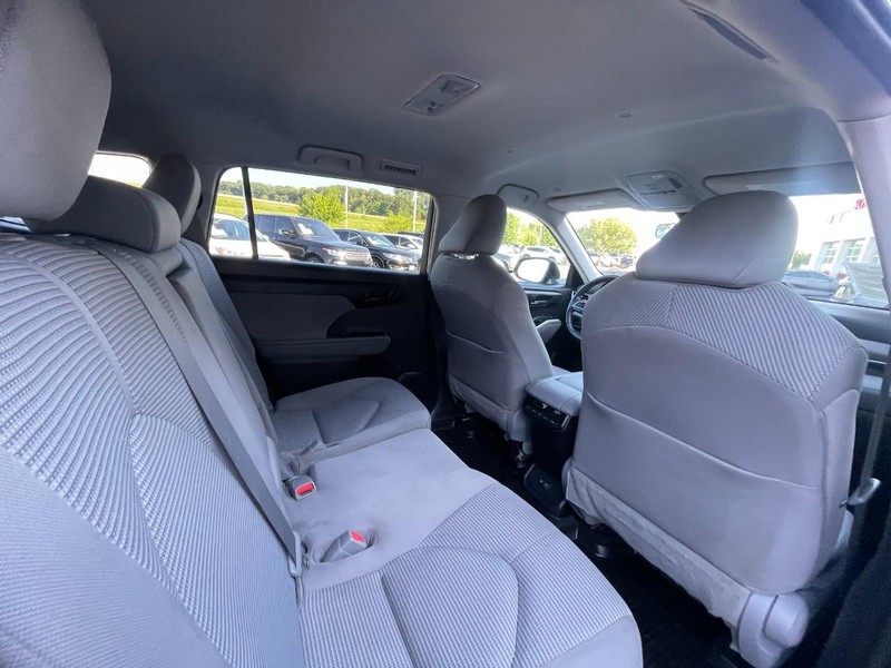Toyota Highlander Vehicle Image 13