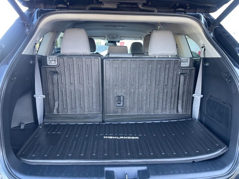 Toyota Highlander Vehicle Image 15