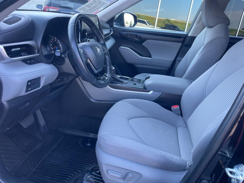 Toyota Highlander Vehicle Image 17