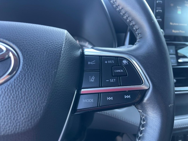 Toyota Highlander Vehicle Image 21