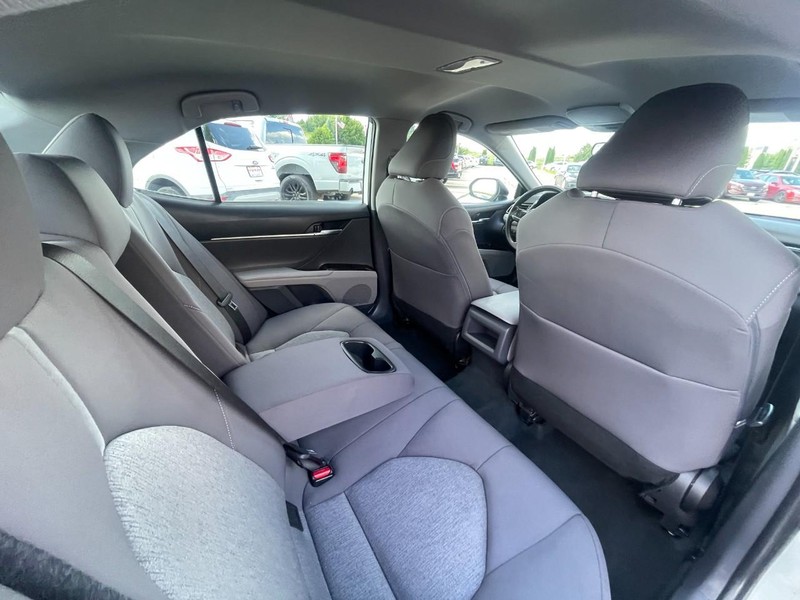 Toyota Camry Vehicle Image 10