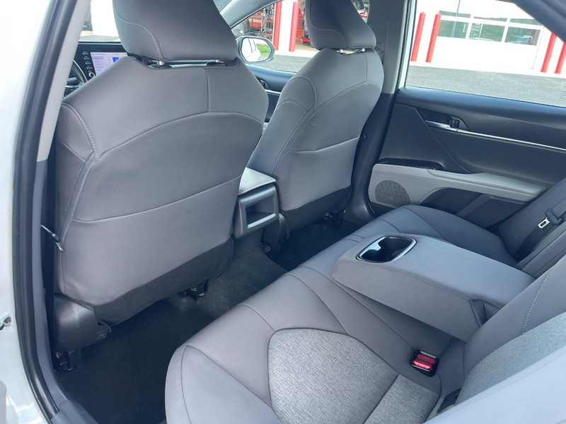 Toyota Camry Vehicle Image 13