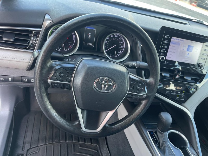 Toyota Camry Vehicle Image 18