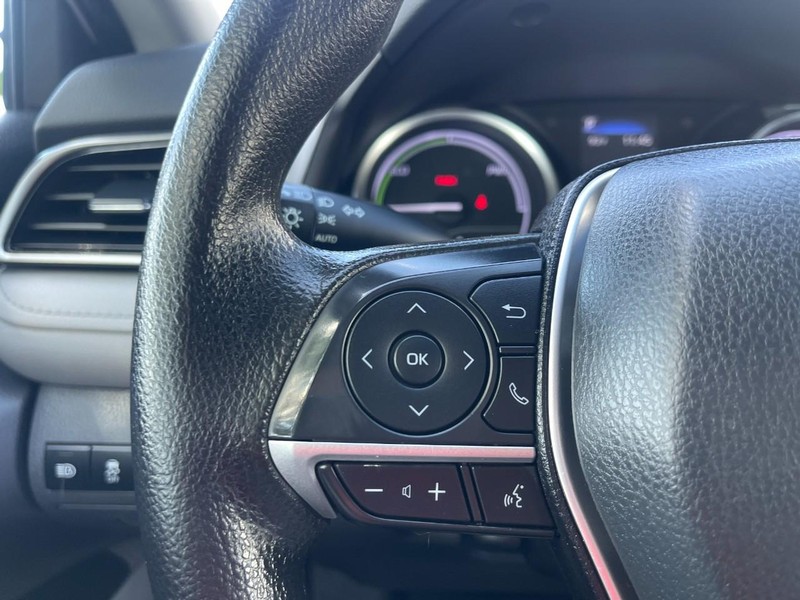 Toyota Camry Vehicle Image 19