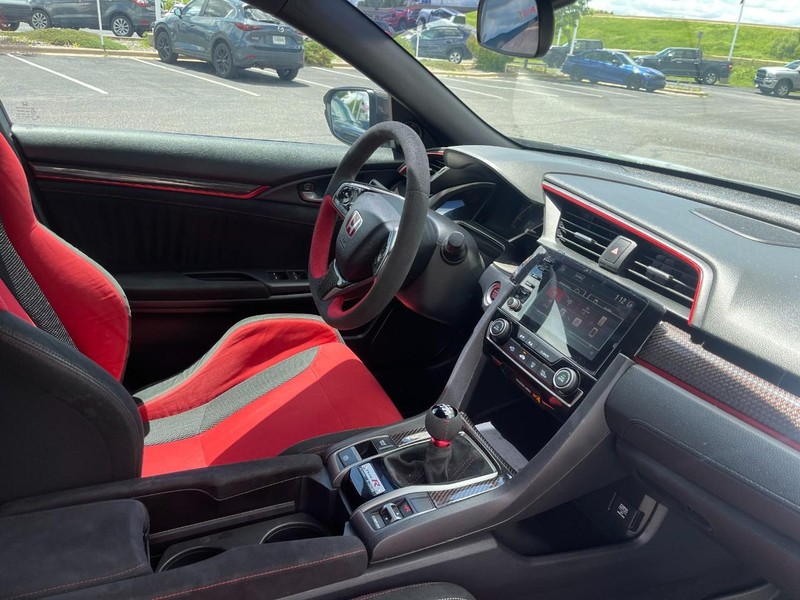 Honda Civic Type R Vehicle Image 03