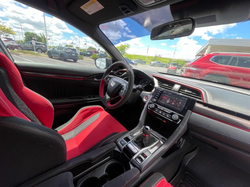 Honda Civic Type R Vehicle Image 06