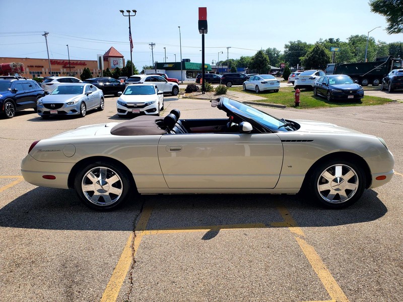 Ford Thunderbird Vehicle Image 17