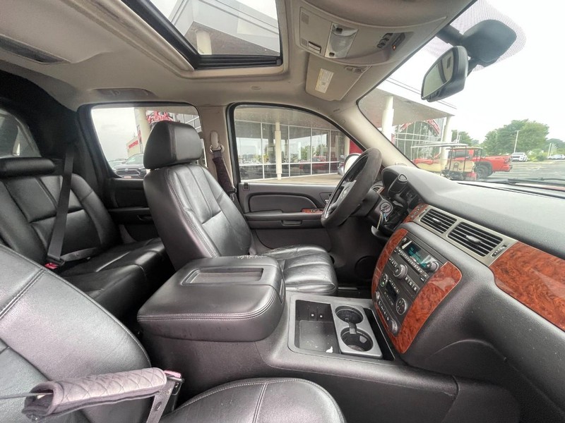 Chevrolet Avalanche Vehicle Full-screen Gallery Image 07