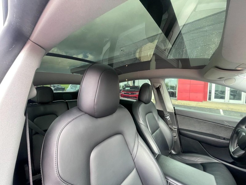 Tesla Model Y Vehicle Image 03