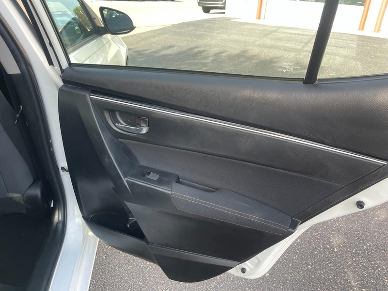 Toyota Corolla Vehicle Image 11
