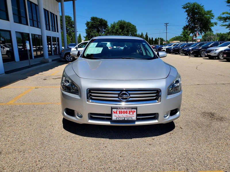 Nissan Maxima Vehicle Image 02