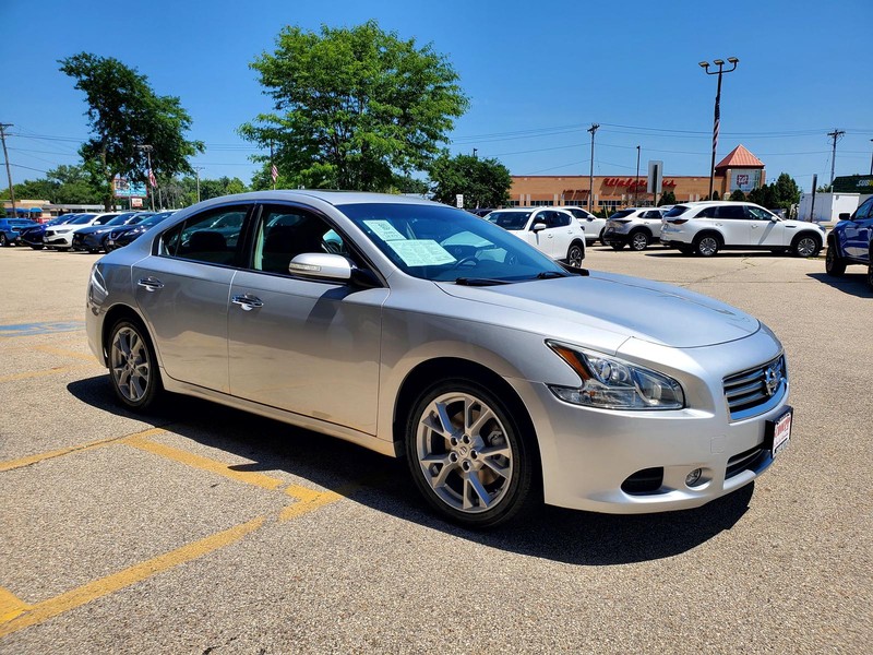 Nissan Maxima Vehicle Image 03