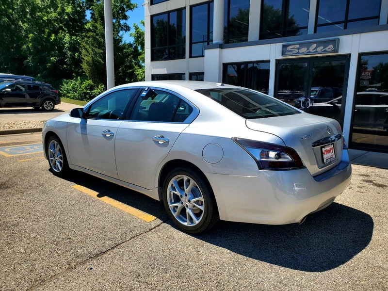 Nissan Maxima Vehicle Image 07