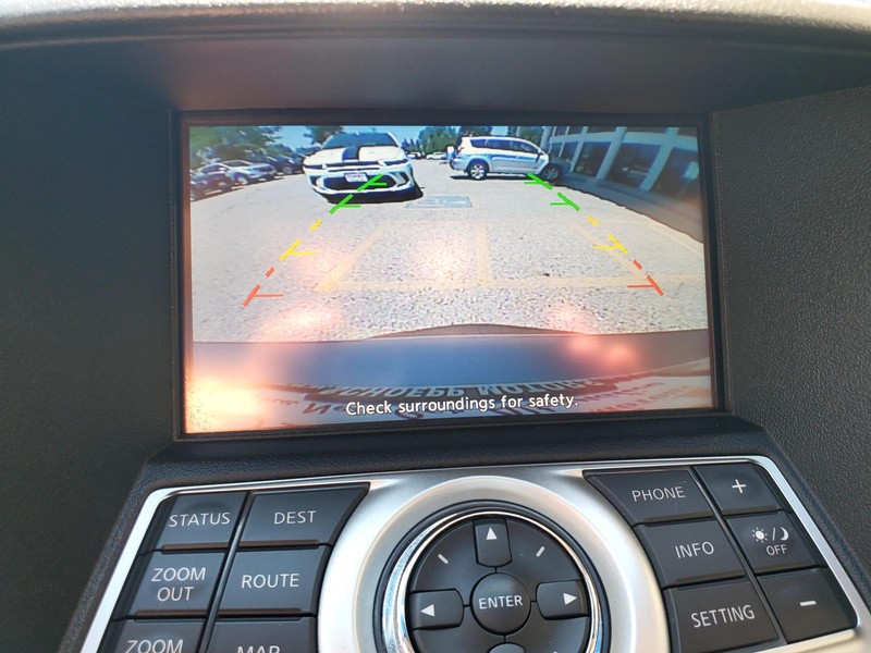 Nissan Maxima Vehicle Image 11