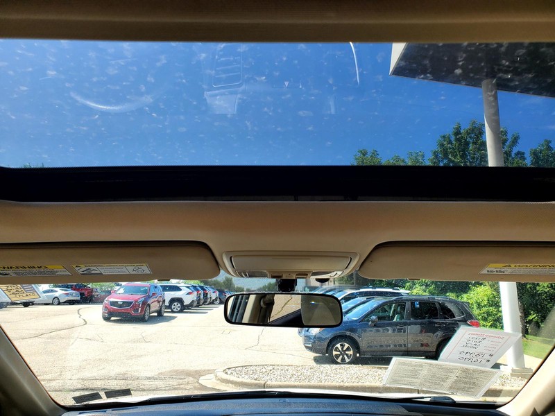Honda CR-V Vehicle Image 09