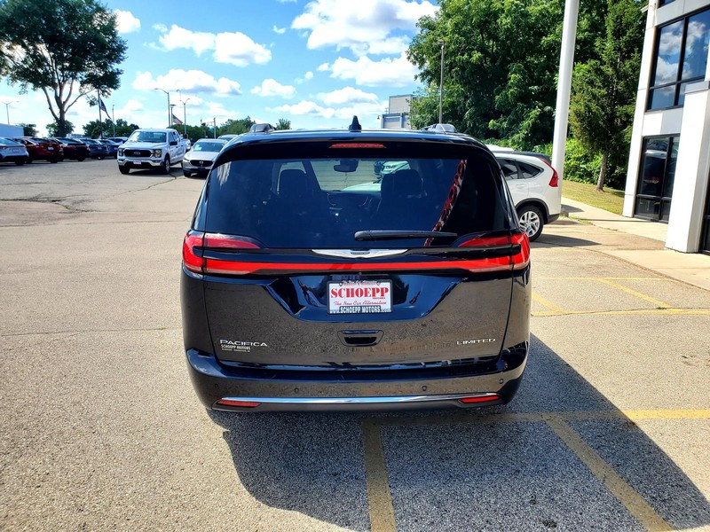 Chrysler Pacifica Vehicle Image 06