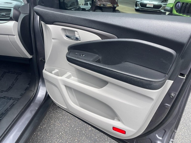 Honda Pilot Vehicle Image 12