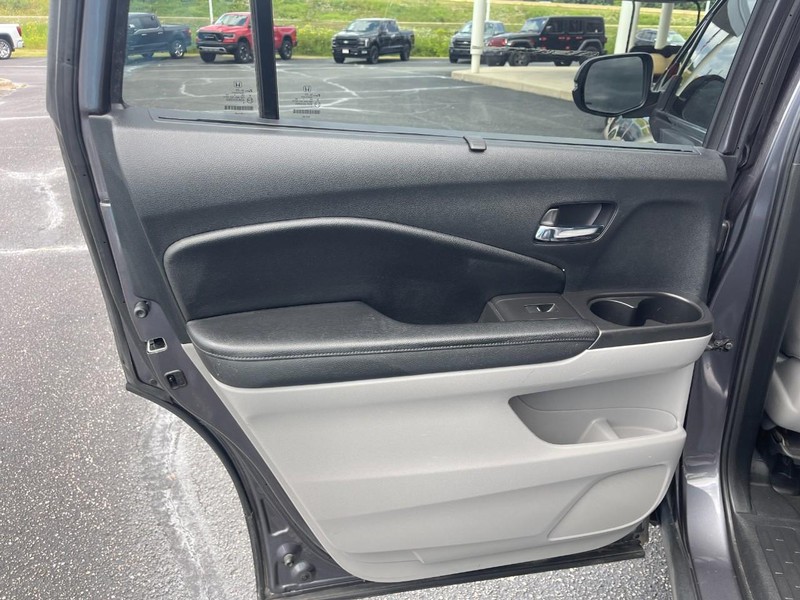 Honda Pilot Vehicle Image 19