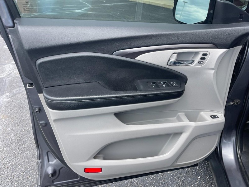 Honda Pilot Vehicle Image 21