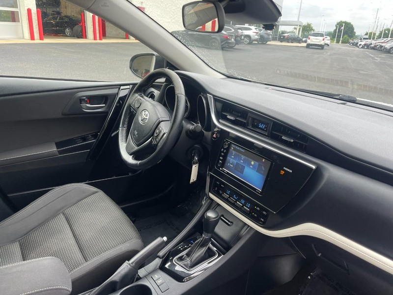 Toyota Corolla iM Vehicle Image 06