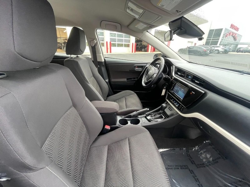 Toyota Corolla iM Vehicle Image 07