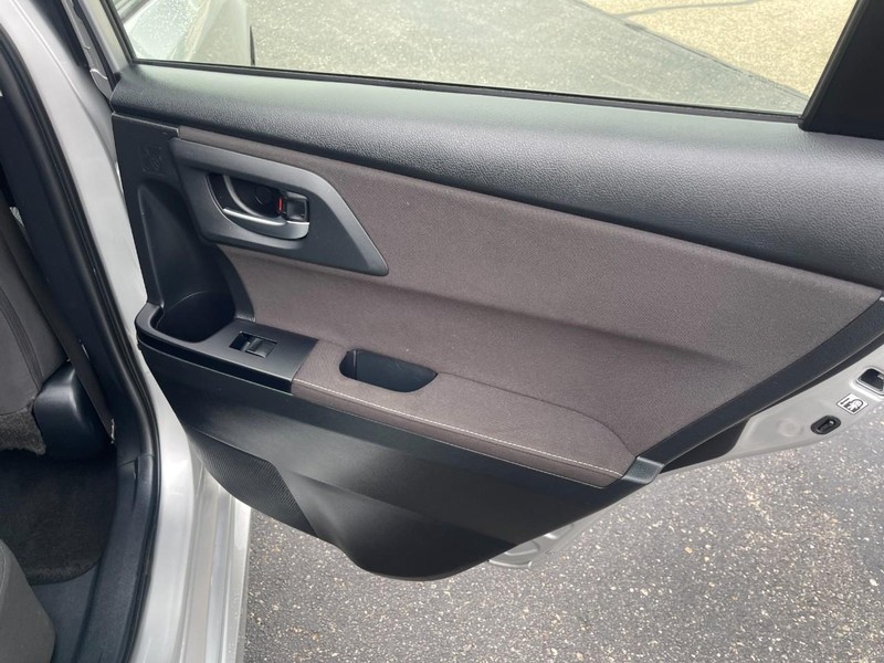 Toyota Corolla iM Vehicle Image 11
