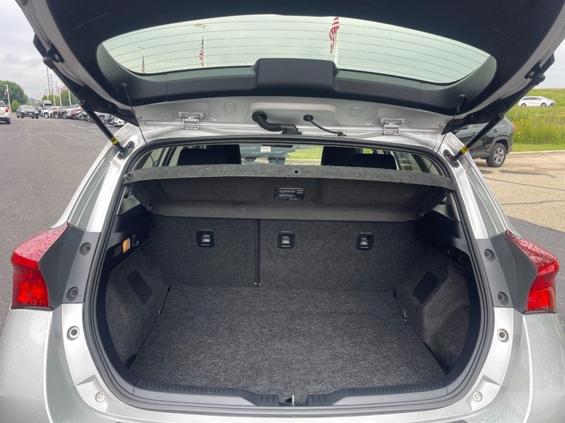 Toyota Corolla iM Vehicle Image 12