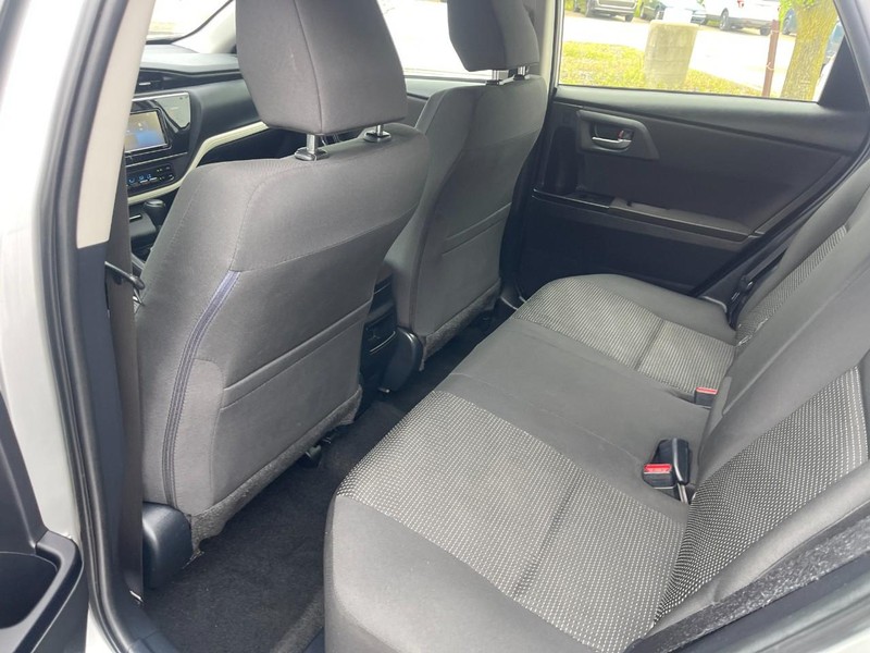 Toyota Corolla iM Vehicle Image 13