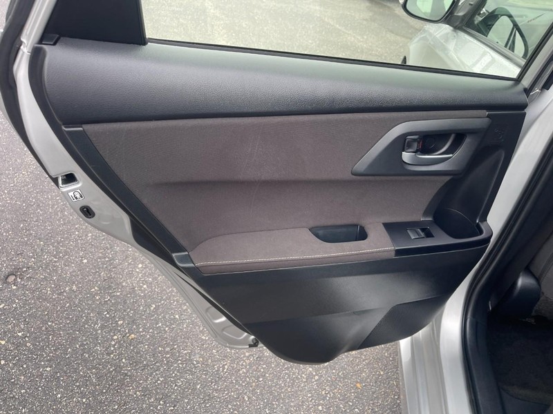 Toyota Corolla iM Vehicle Image 14