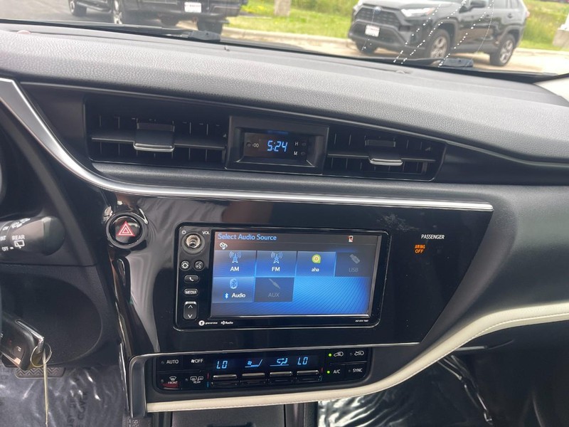 Toyota Corolla iM Vehicle Image 22
