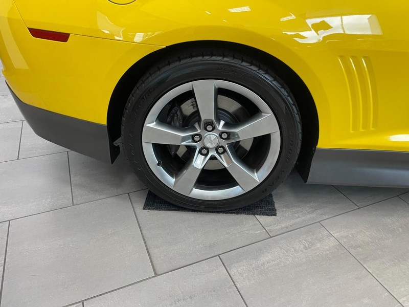 Chevrolet Camaro Vehicle Image 08