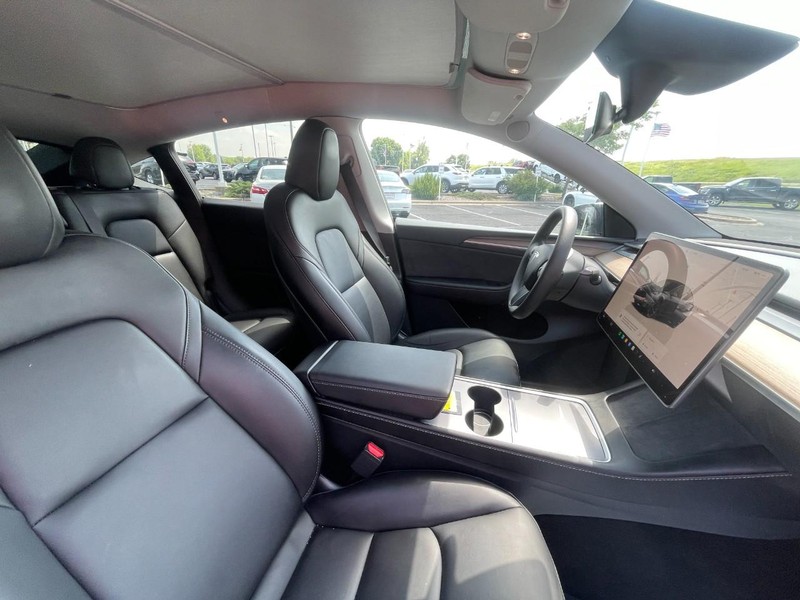 Tesla Model Y Vehicle Image 07