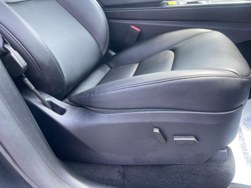 Tesla Model Y Vehicle Image 08