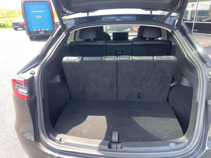 Tesla Model Y Vehicle Image 13