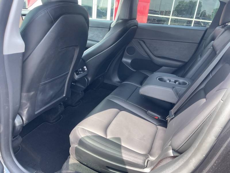 Tesla Model Y Vehicle Image 15