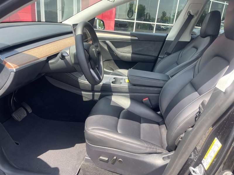 Tesla Model Y Vehicle Image 16