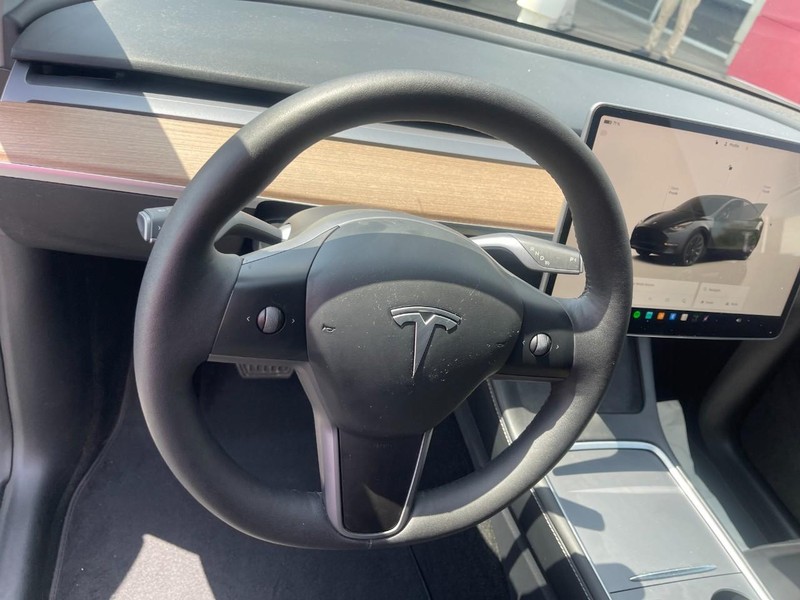 Tesla Model Y Vehicle Image 18
