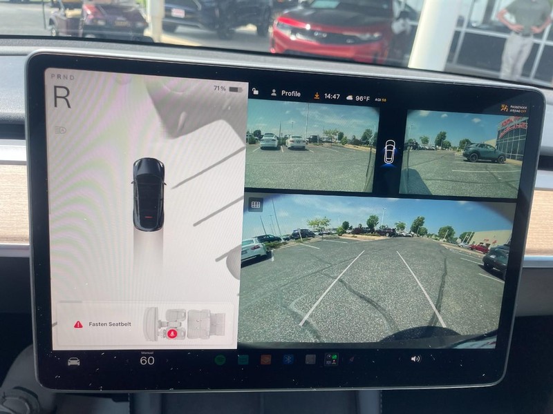 Tesla Model Y Vehicle Image 21
