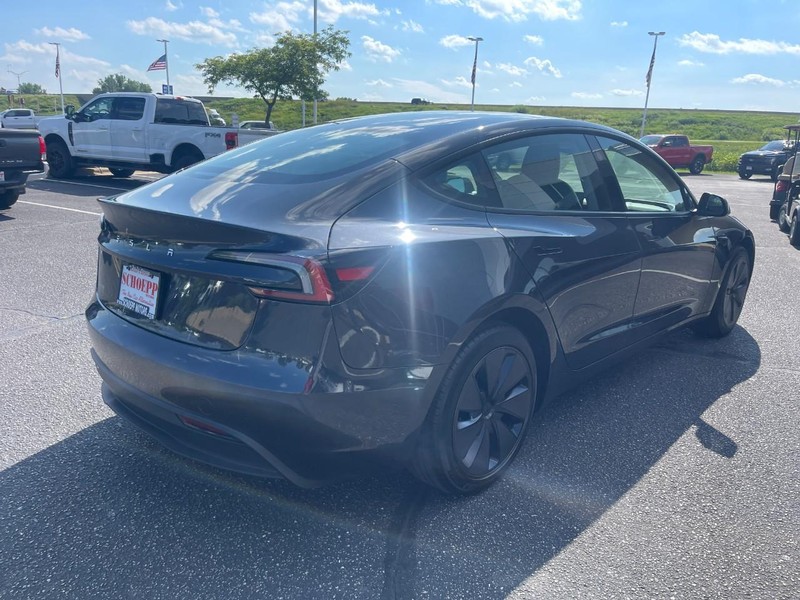 Tesla Model 3 Vehicle Image 04