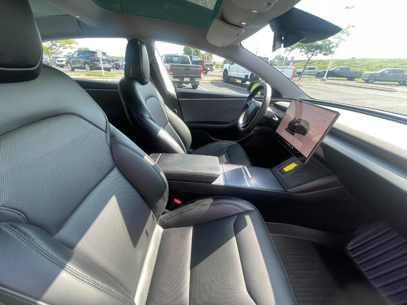 Tesla Model 3 Vehicle Image 08