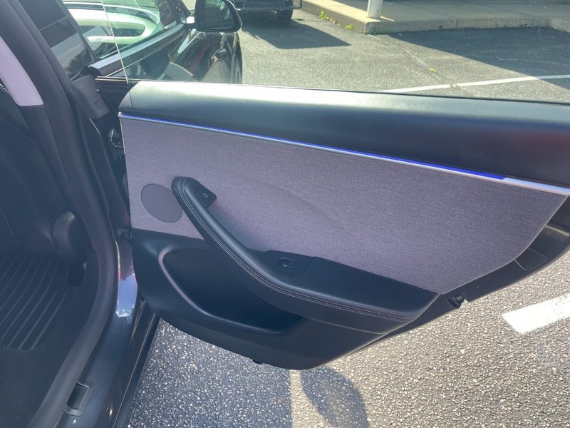 Tesla Model 3 Vehicle Image 12