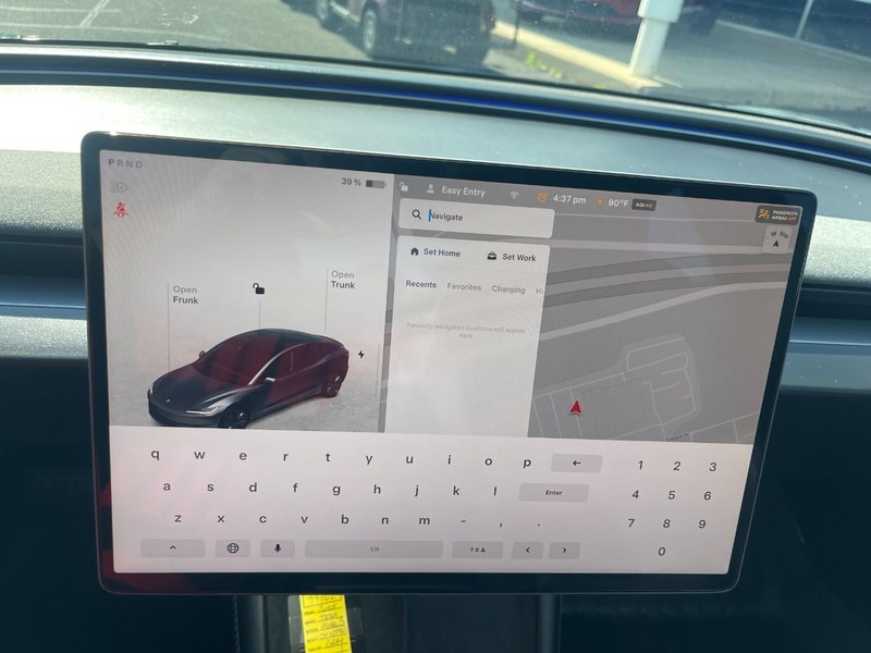 Tesla Model 3 Vehicle Image 25