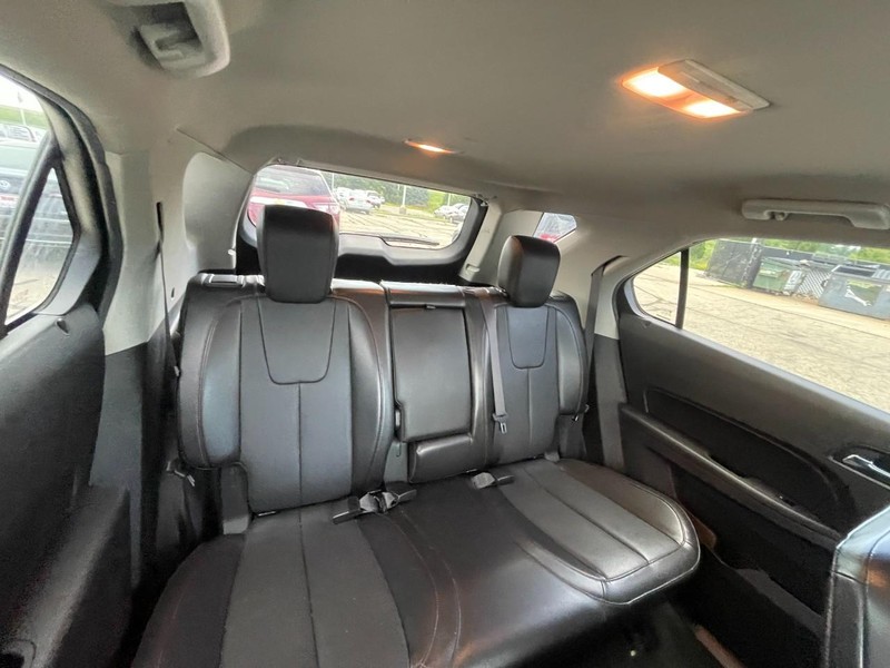 Chevrolet Equinox Vehicle Image 05