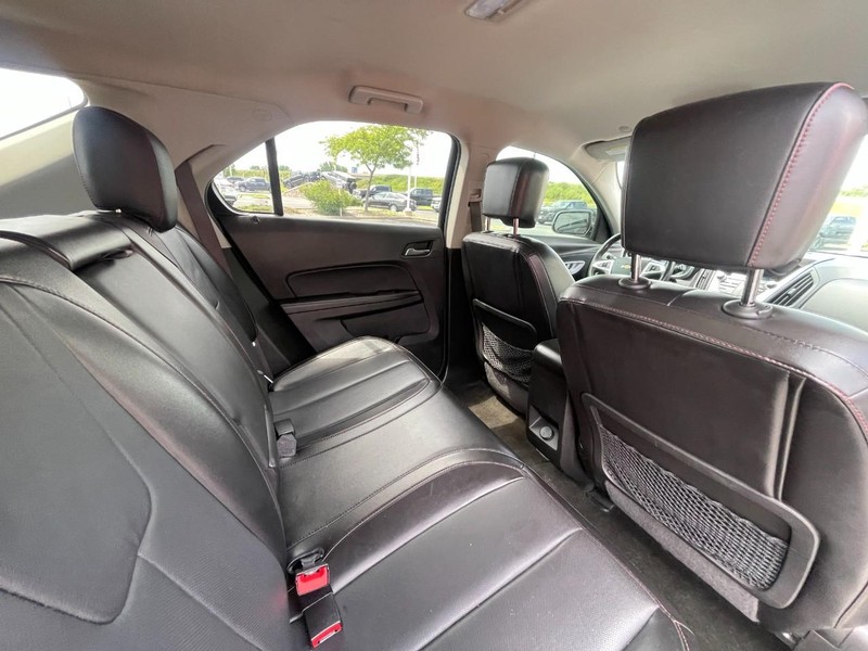 Chevrolet Equinox Vehicle Image 09