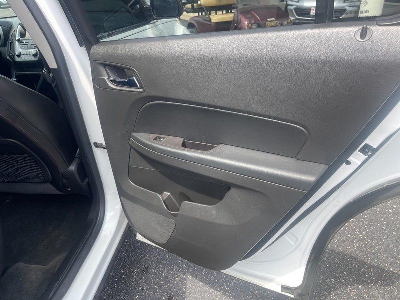 Chevrolet Equinox Vehicle Image 10
