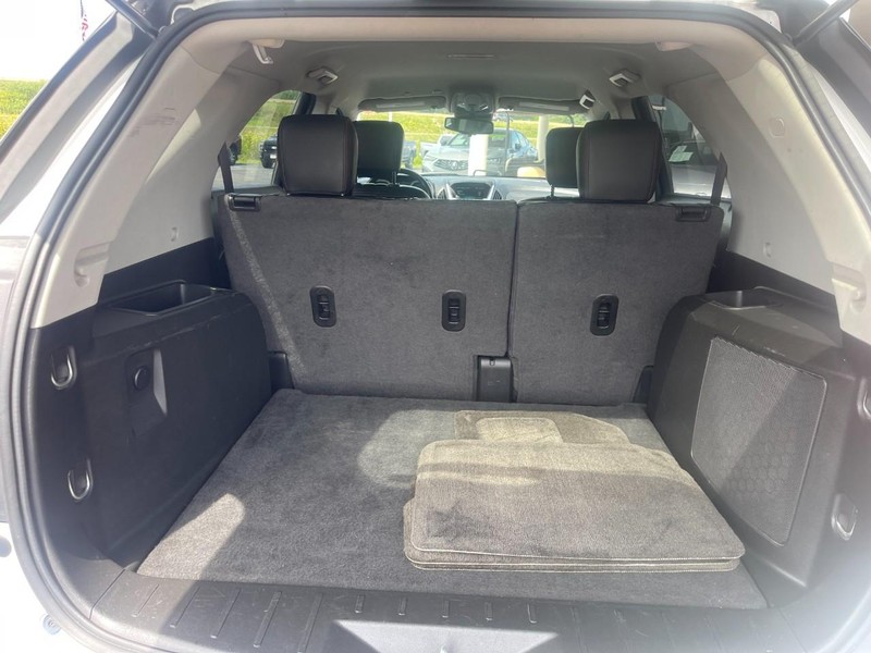 Chevrolet Equinox Vehicle Image 11
